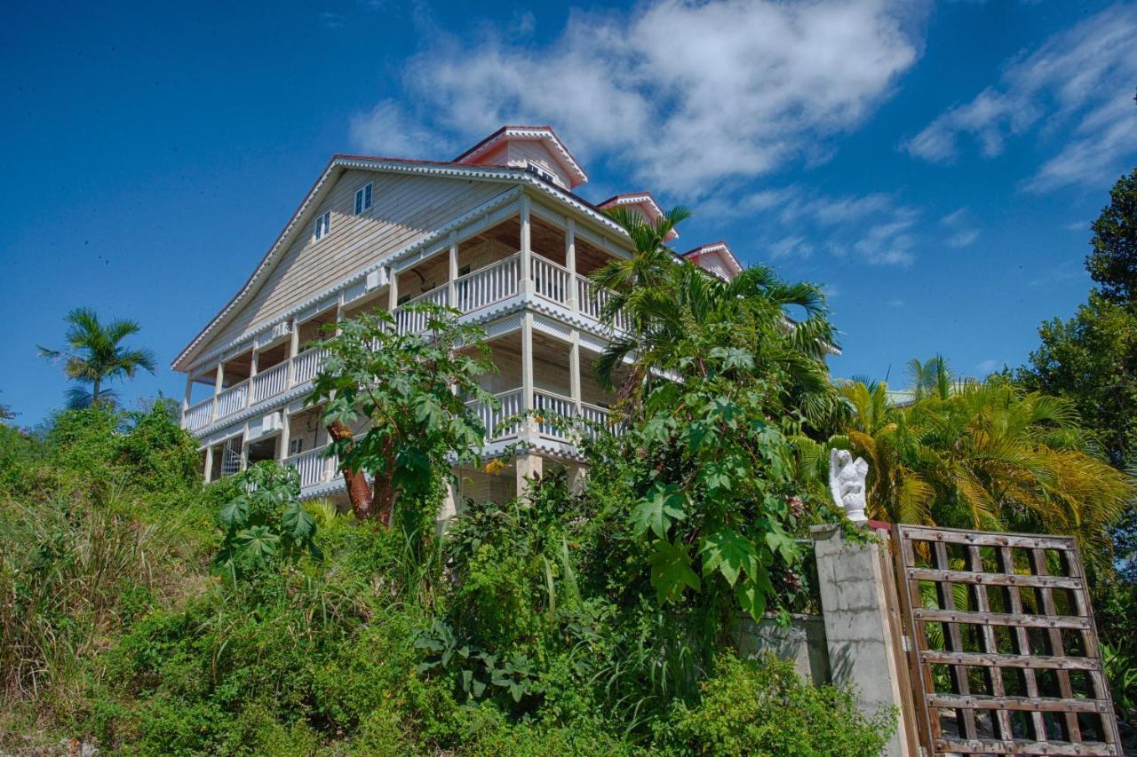 Hotel A Stone'S Throw Away Nassau Esterno foto